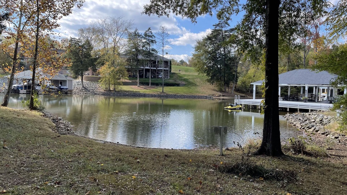 Semora House | Hyco lakefront rental that's very close to VIR! Quiet cove to come and relax.