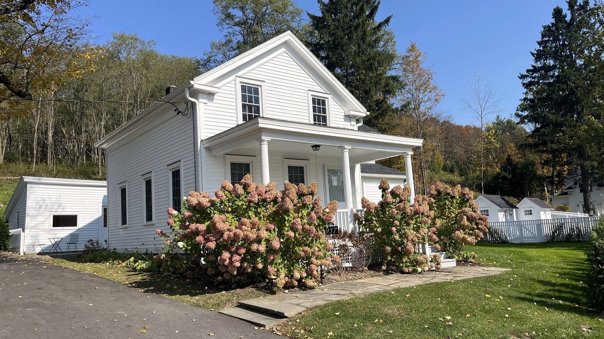 Morris House | Hyde House - Vacation in the lap of luxury in Morris NY ~ HEATED SALTWATER POOL