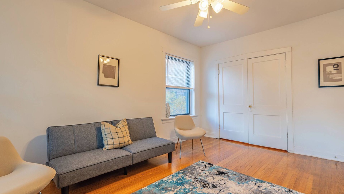 Hyde Park Apartment | Hyde Park Chic 1BR Prime Location Near University of Chicago