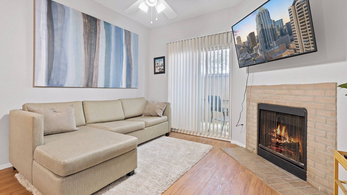 North University Apartment | Hyde Park Haven: Prime Location Near UT & Downtown