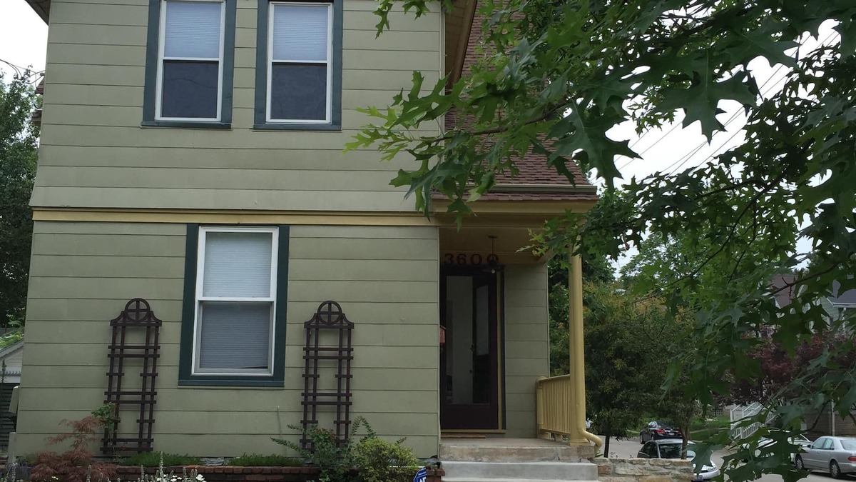 Hyde Park House | Hyde Park Square Charmer - Walkable to Restaurants and Shops
