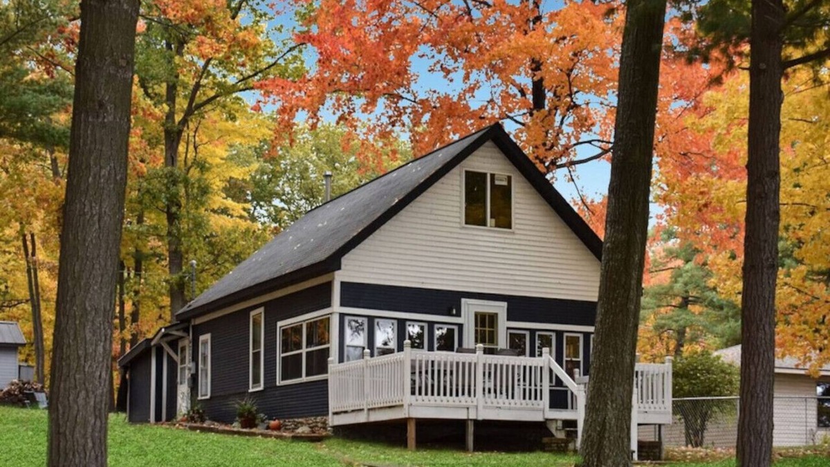 Mayfield Cabin | Hygge Cabins on Spider Lake