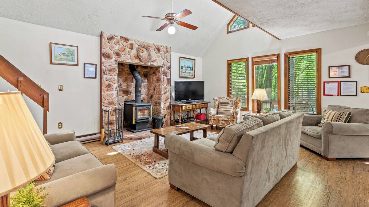 Briar Crest Woods Cabin | Hygge Home by AvantStay | Deck for Outdoor Living, Fire Pit, Game Table