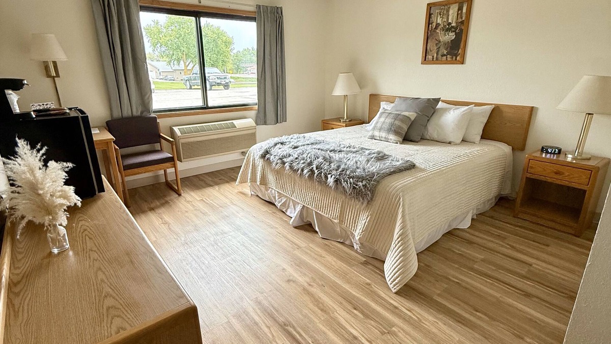 Elk Horn Hotel | Hygge Inn & Suites