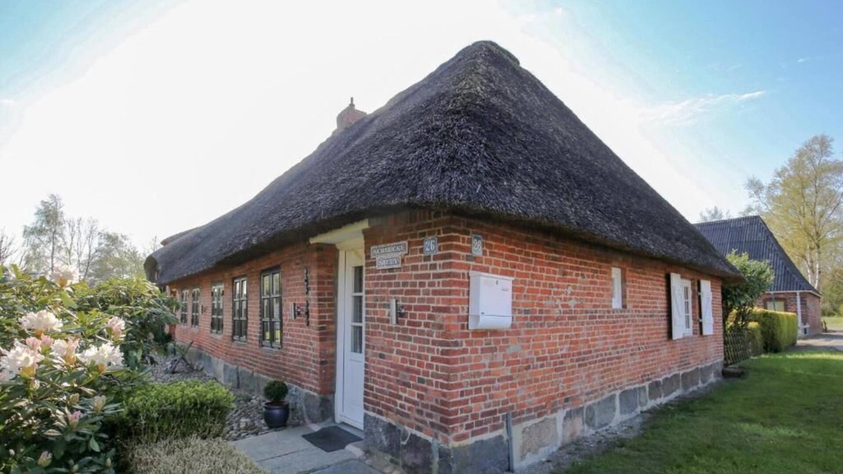 Rantrum Apartment | Hygge vacation apartment Reetdachtraum Husum (5km)/Friedrichstadt/7km)
