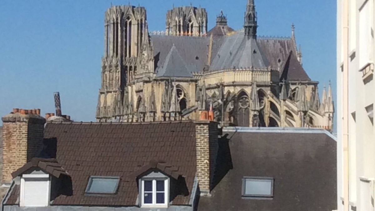 Reims City Centre Apartment | Hyper center near cathedral calm, comfortable and functional