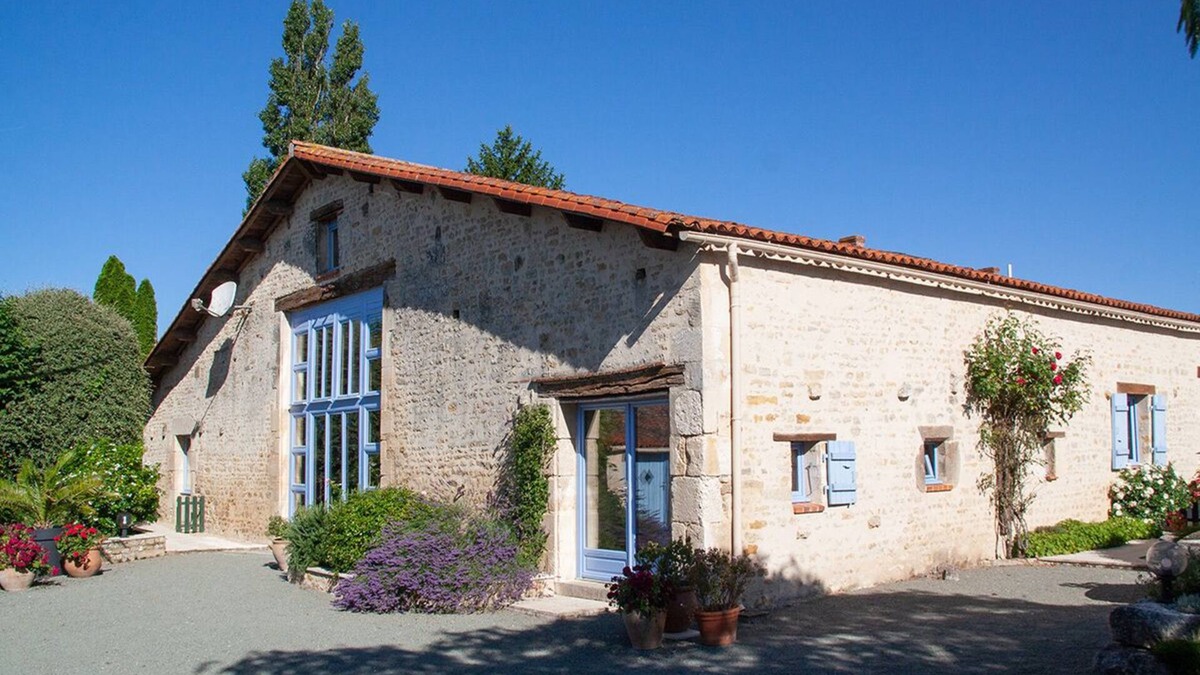 Corpe Cottage | Hyper-Gite: very large barn converted into gites