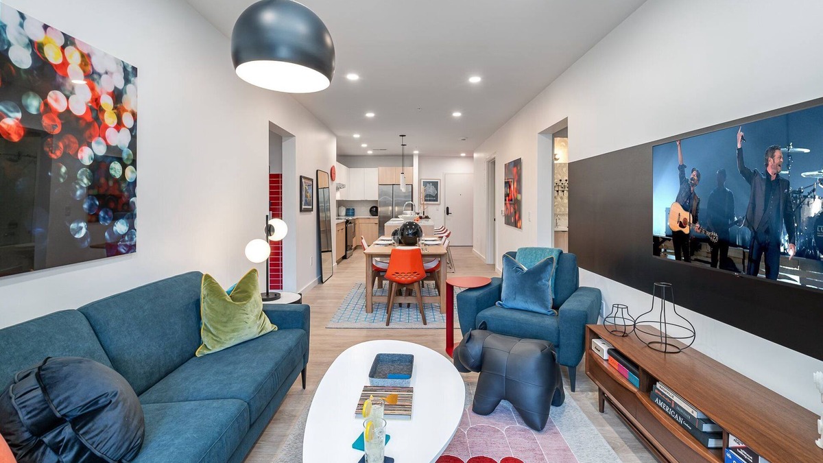 The Gulch House | Hyve-Retro Modern-Full Gym-Walk to Broadway