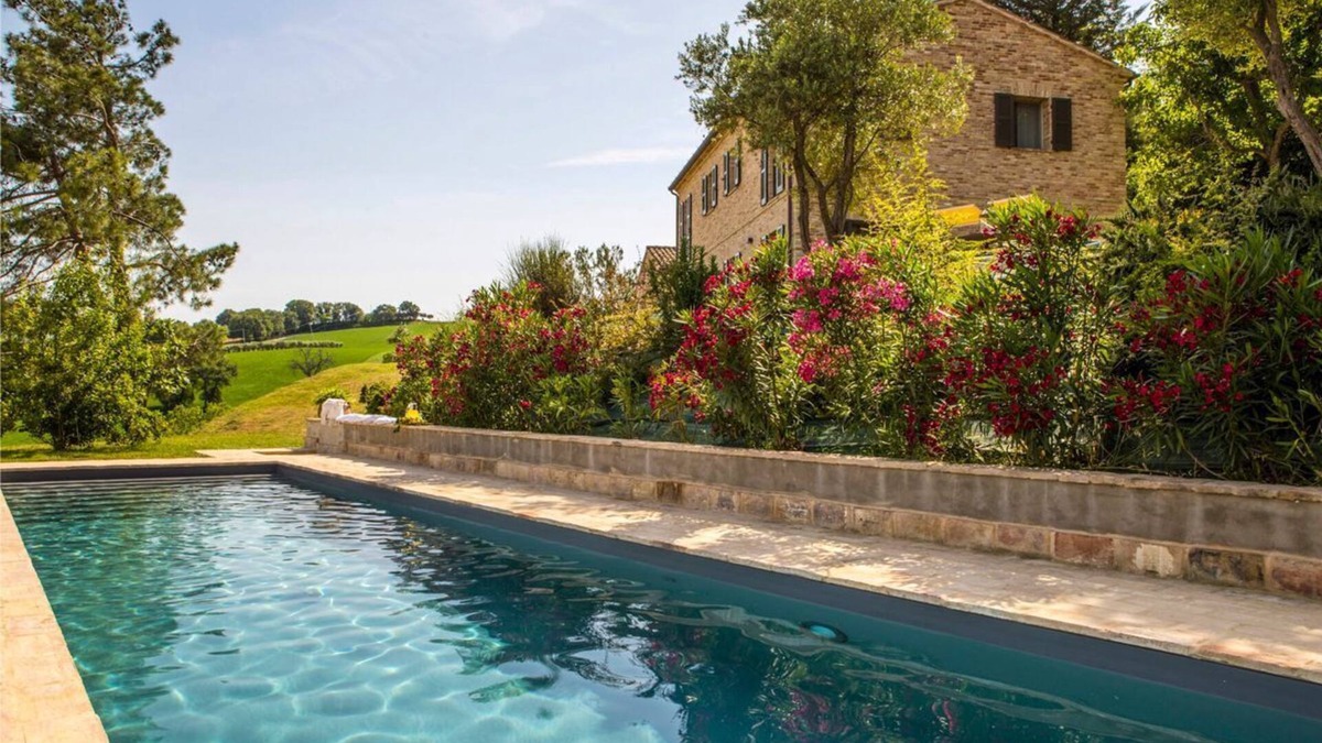 Ostra Vetere Villa | I Girasoli - Five Bedroom Villa, Sleeps 10