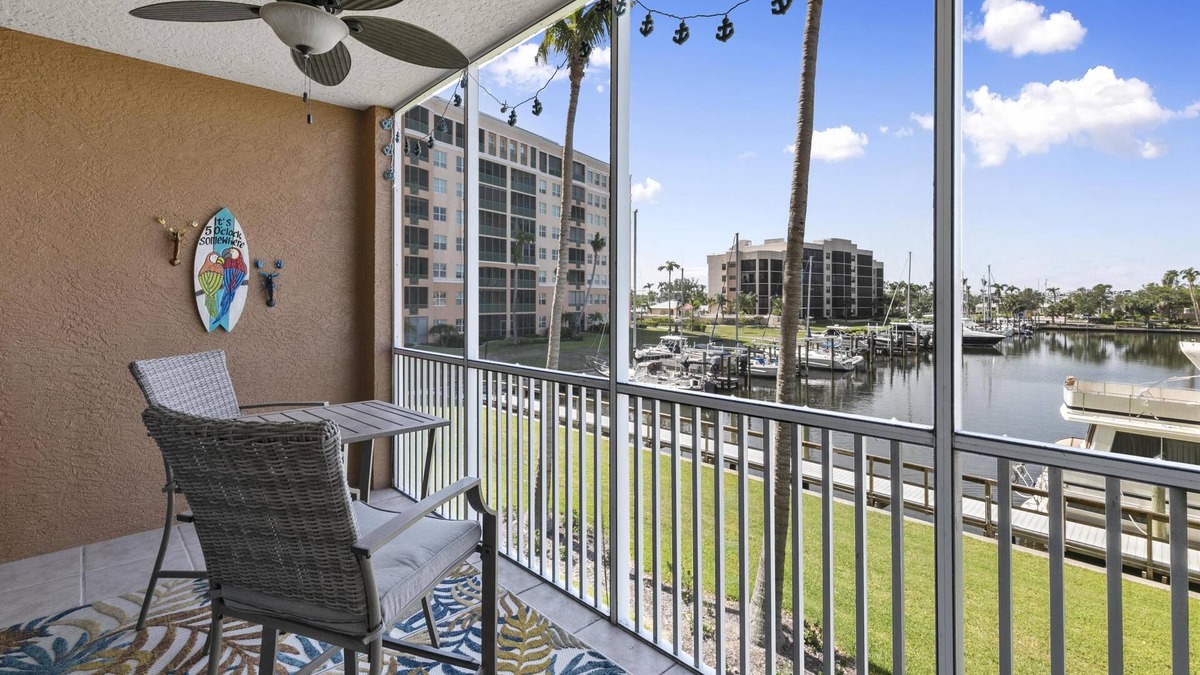 Burnt Store Marina Condo | I'm coco-nuts for you. Waterfront, community amenities & nature trails