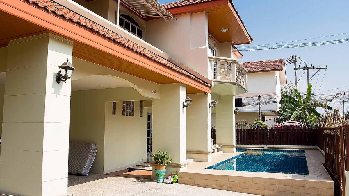 Na Kluea Villa | I-Rin poolvilla featuring its own swimming pool set in a private estate.