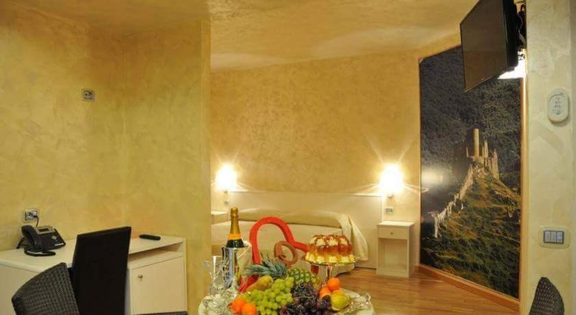 Tito Hotel | I Rocchi Hotel
