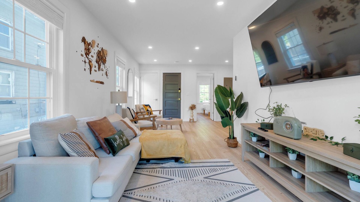 Salem Apartment | i Tranquil 3-Bedroom Getaway in Historic Salem, MA