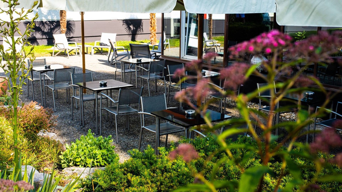 Thielle-Wavre Hotel | Ibis 3 Lacs Neuchatel Hotel