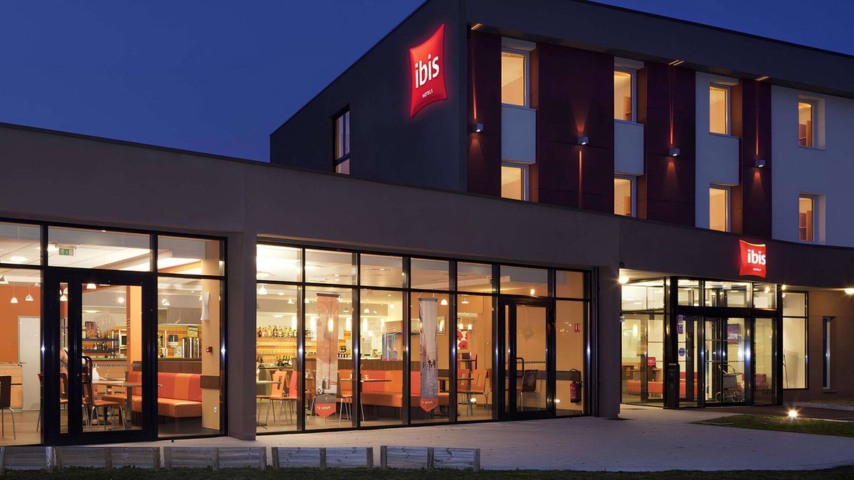 Beauvais Hotel | ibis Beauvais Aeroport