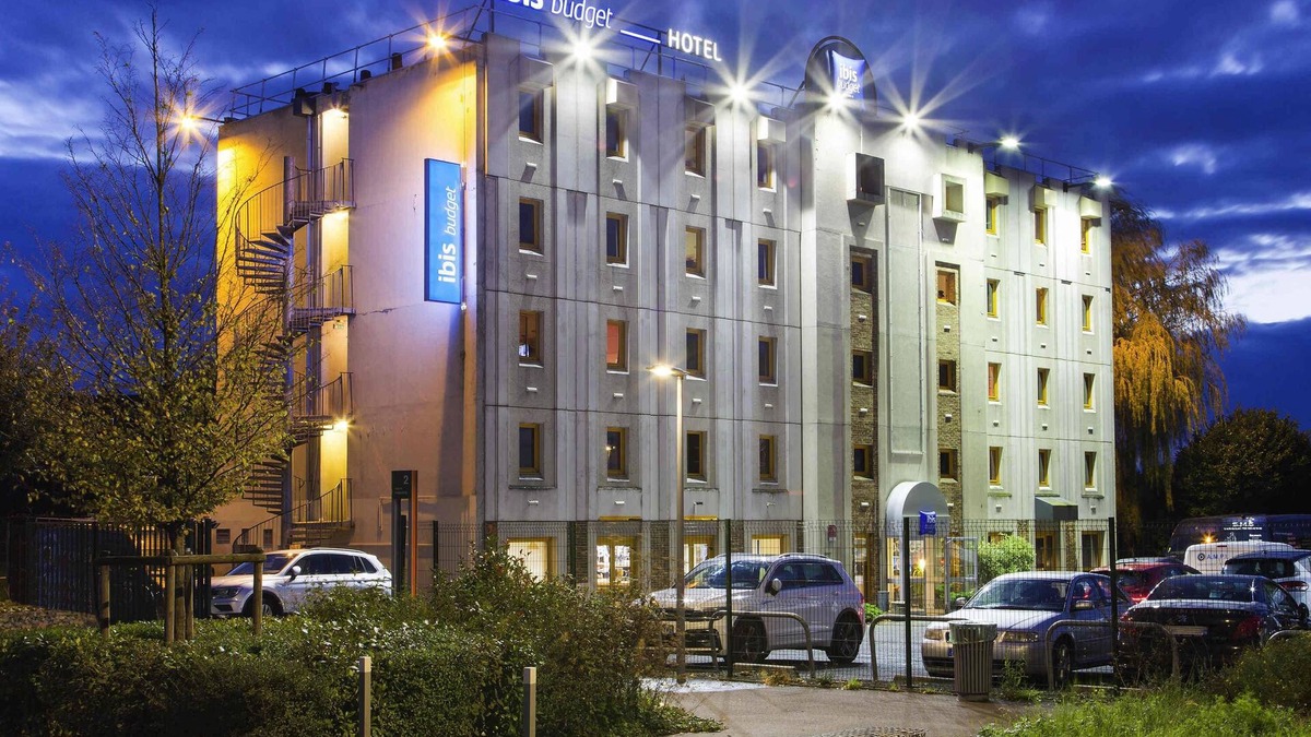 Chilly-Mazarin Hotel | ibis budget Chilly Mazarin Les Champarts