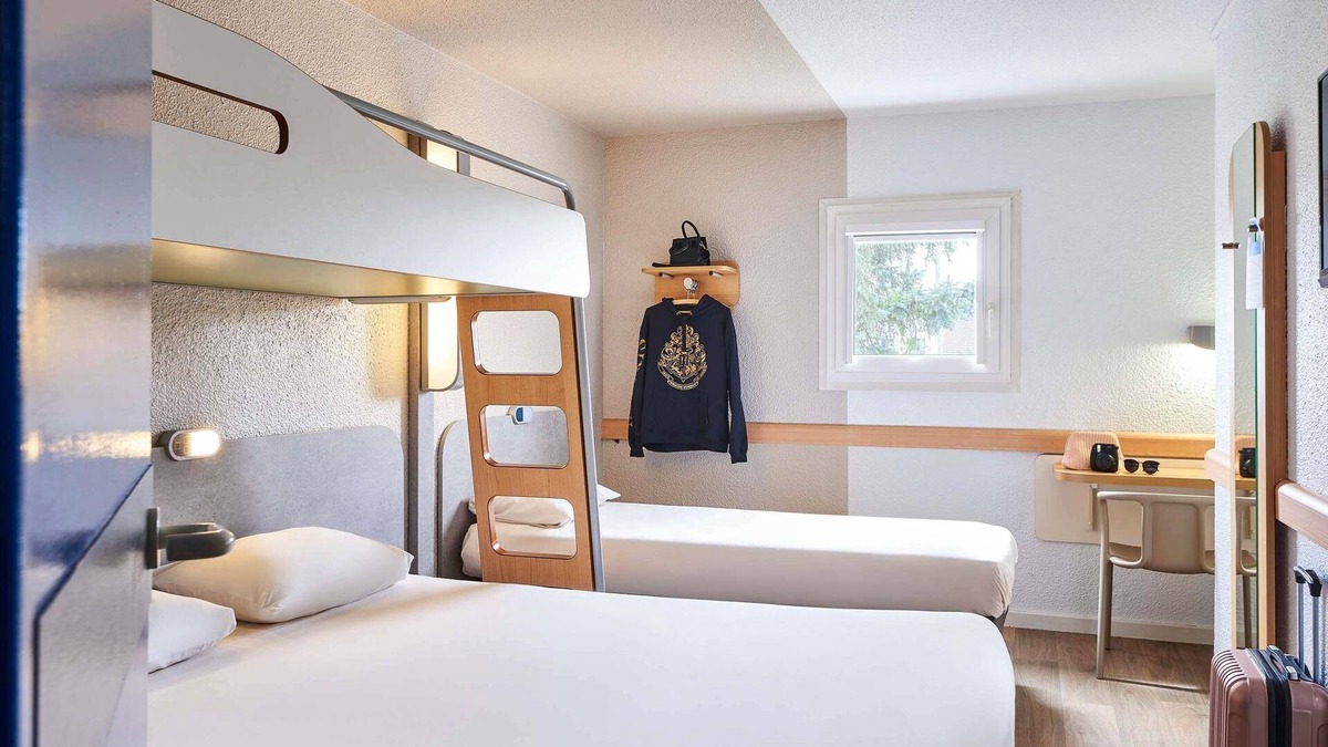 Saint-Cyr-l'Ecole Hotel | ibis budget Versailles Chateau Saint Cyr