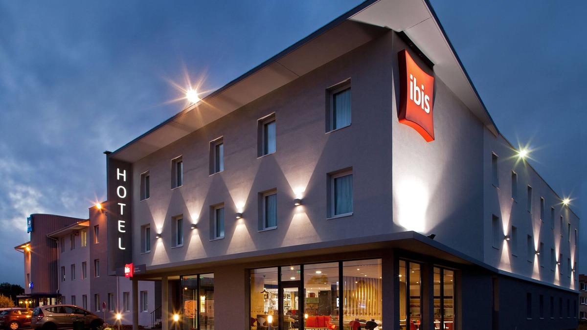 Riom Hotel | ibis Clermont Ferrand Nord Riom