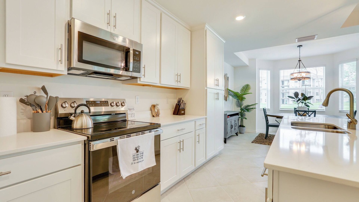 Lehigh Acres Condo | Ibis Landing Golf Club On-Site: Condo w/Porch!