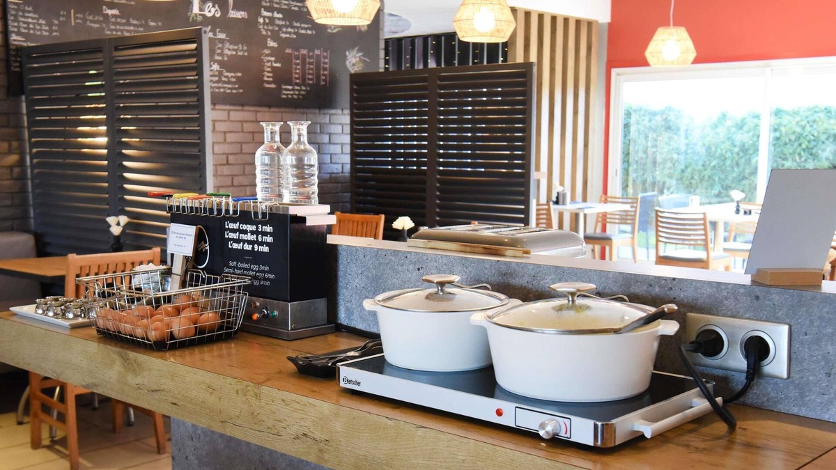 Change Hotel | ibis Laval Le Relais d'Armor
