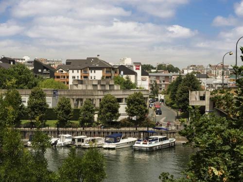 Le Port sous la Lune Hotel | ibis Nogent Sur Marne RÉNOVÉ EN 2025