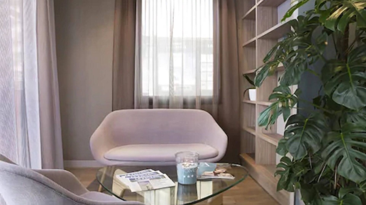 Bourg-la-Reine Hotel | ibis Styles Bourg La Reine