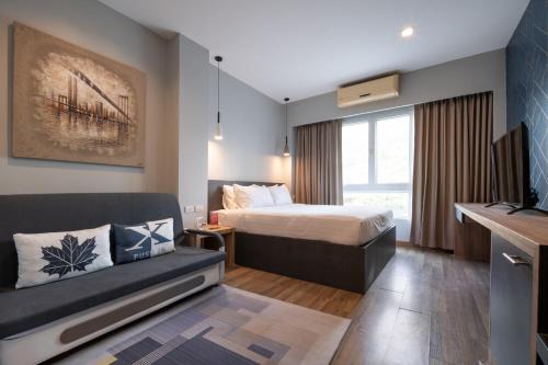 Bang Rak Hotel | iCheck inn Gems Center Silom