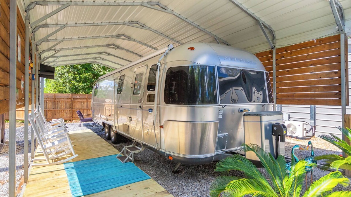 Gulf Shores House | Iconic Airstream Camper, PRIVATE Pet Friendly, Near Sportplex, 8 mi to Beach.