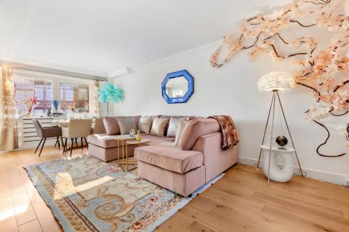 Knightsbridge Apartment | ICONIC Apartment with TERRACE on Harrods
