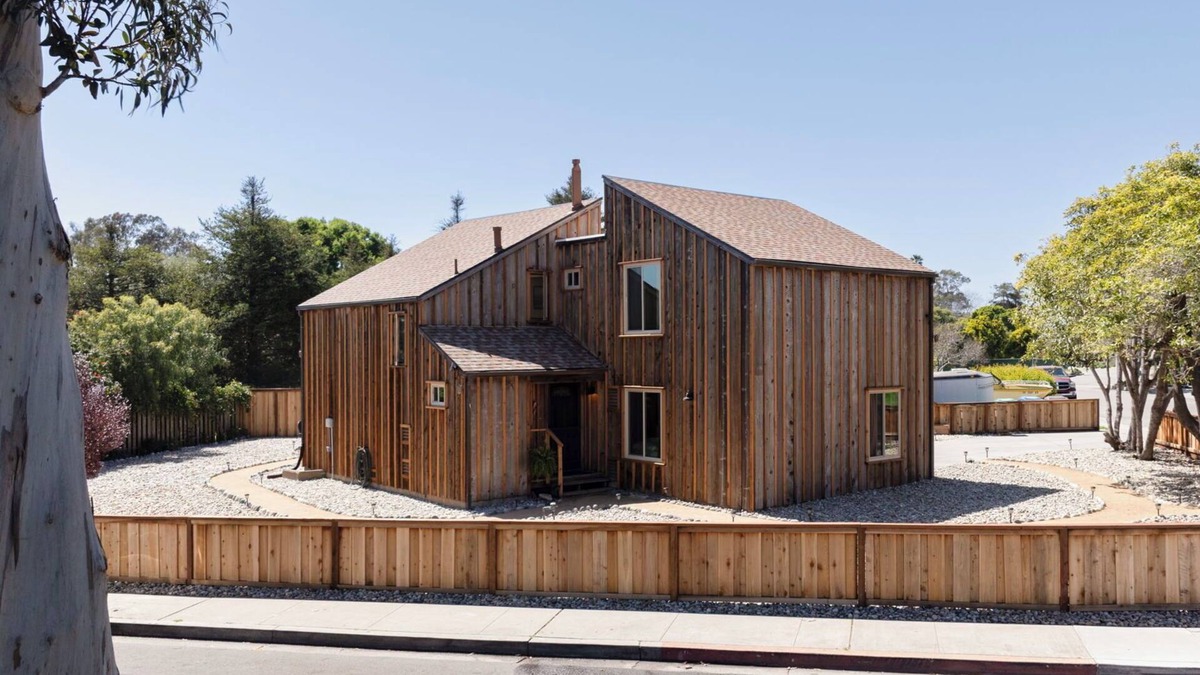 West Mesa Cottage | Iconic Beach House: Stay at the Love Cottage, Crafted for the Beach Boys 1976