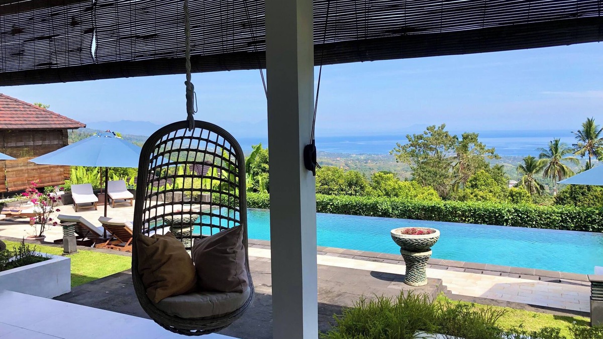 Kalibukbuk Villa | Villa Luna with a view of the sea and various terraces in a quiet area