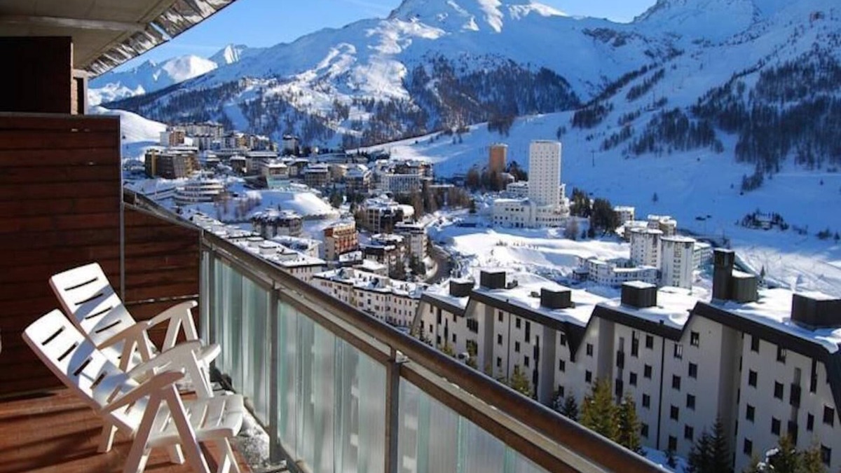 Sestriere Apartment | Ideal 5-pax ski apartment with sauna and miniclub in a 4* residence