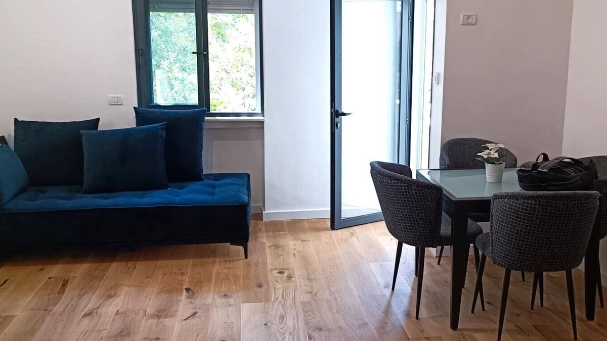 Emek Refaim Apartment | Ideal Apartment in Moshava Germanit's heart