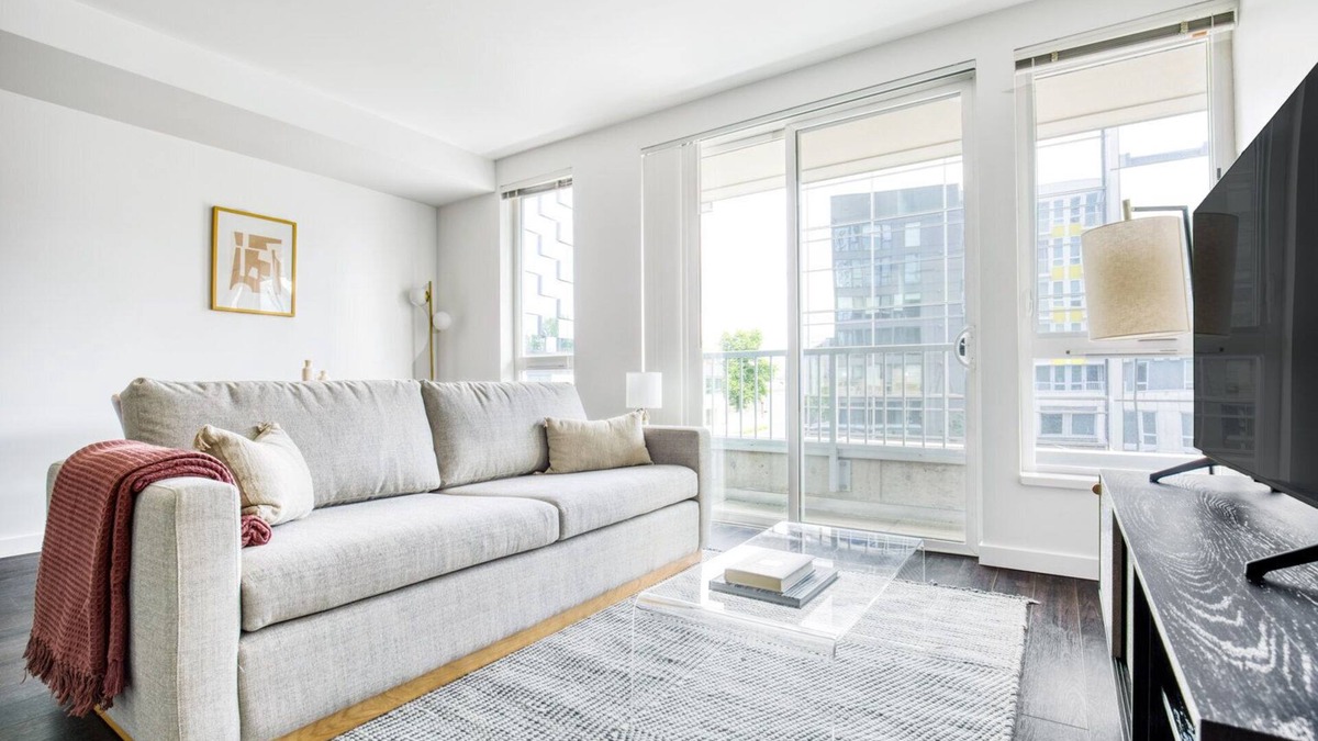 Wilburton Apartment | Ideal Bellevue 1BR w/BBQ, Gym, W/D, near Spring District, by Blueground