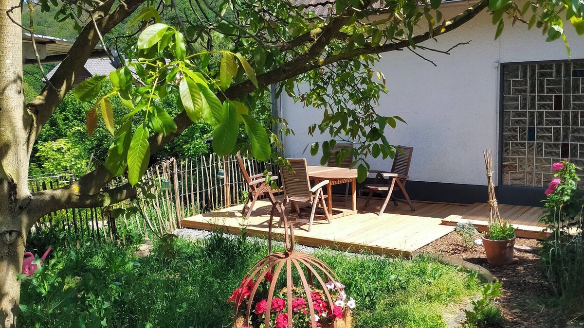 Helmeroth Condo | Ideal f. Families, eat-in kitchen, play corner, garden, terrace, animals, great nature