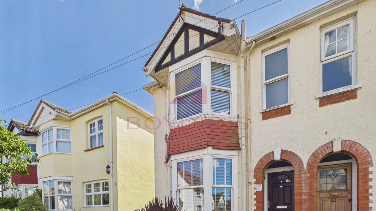 Frinton-on-Sea House | Ideal family retreat located within the heart of Frinton on Sea