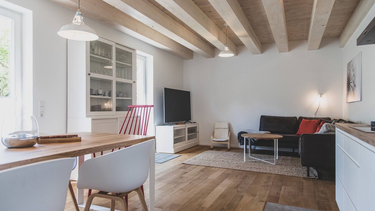 Upleward Apartment | "Ideal family vacation: Comfortable vacation apartment with garden near the sea"