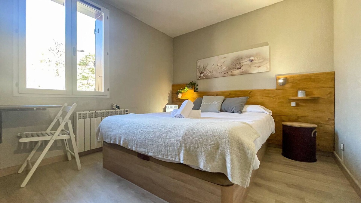 Enveitg Apartment | Ideal flat for couples in Enveitg