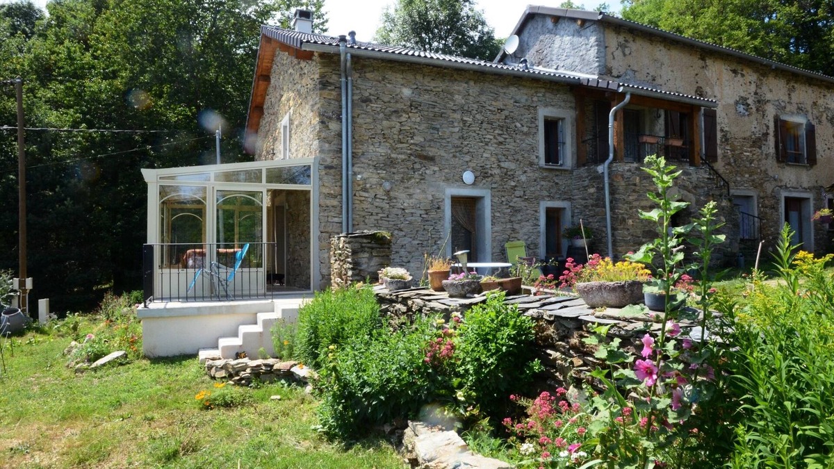 Saint-Pierre-de-Trivisy Cottage | Ideal for children: games, wide-open spaces 500m away, animals to cuddle