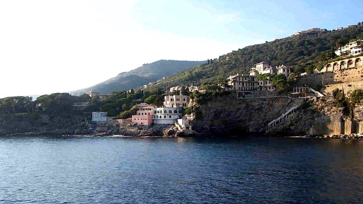 Pieve Ligure Apartment | ideal for 4-5 people, facing the sea, + Garden, private sheltered outside & pool
