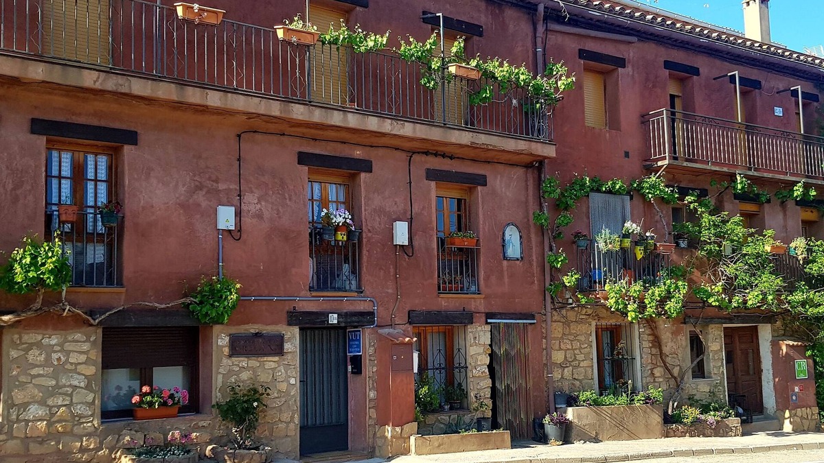Gea de Albarracin Apartment | Ideal for couples. Pets Allowed. Fantastic for visiting the area.