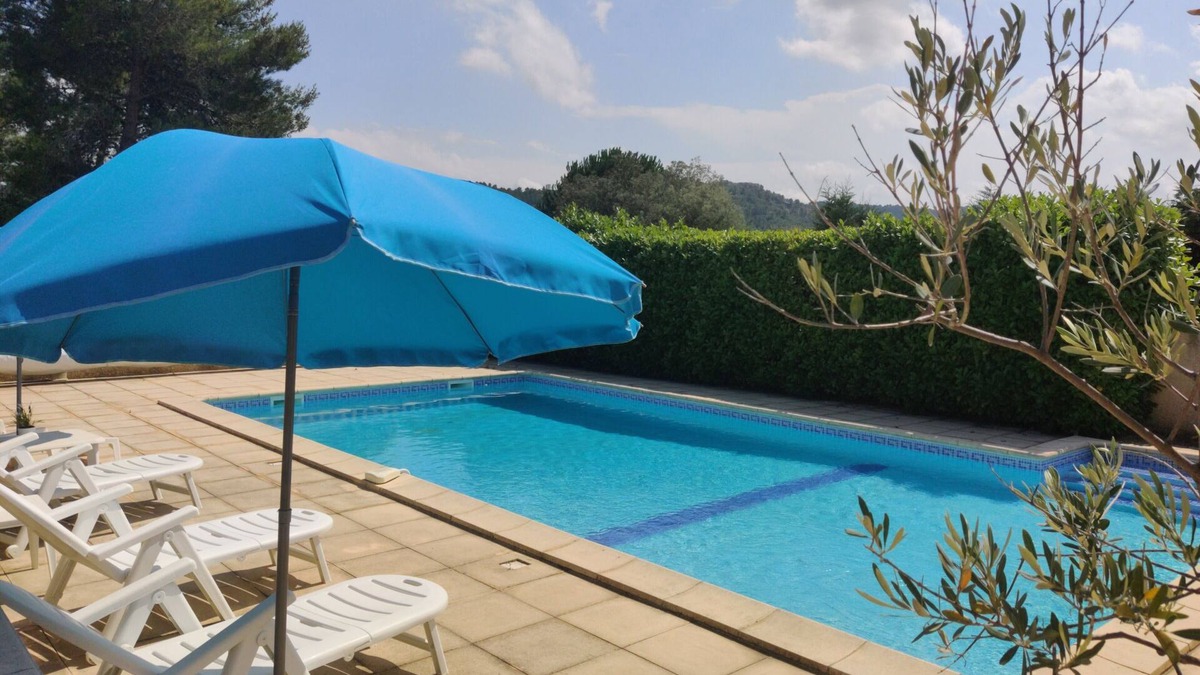 Cessenon-sur-Orb Villa | Ideal for family & friends to enjoy a holiday together, but have your own space.
