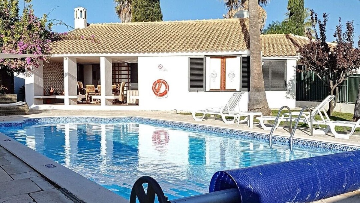Areias de Sao Joao Villa | Ideal for families, 3 bedrooms, 2 bathrooms, pool, wifi, A/C