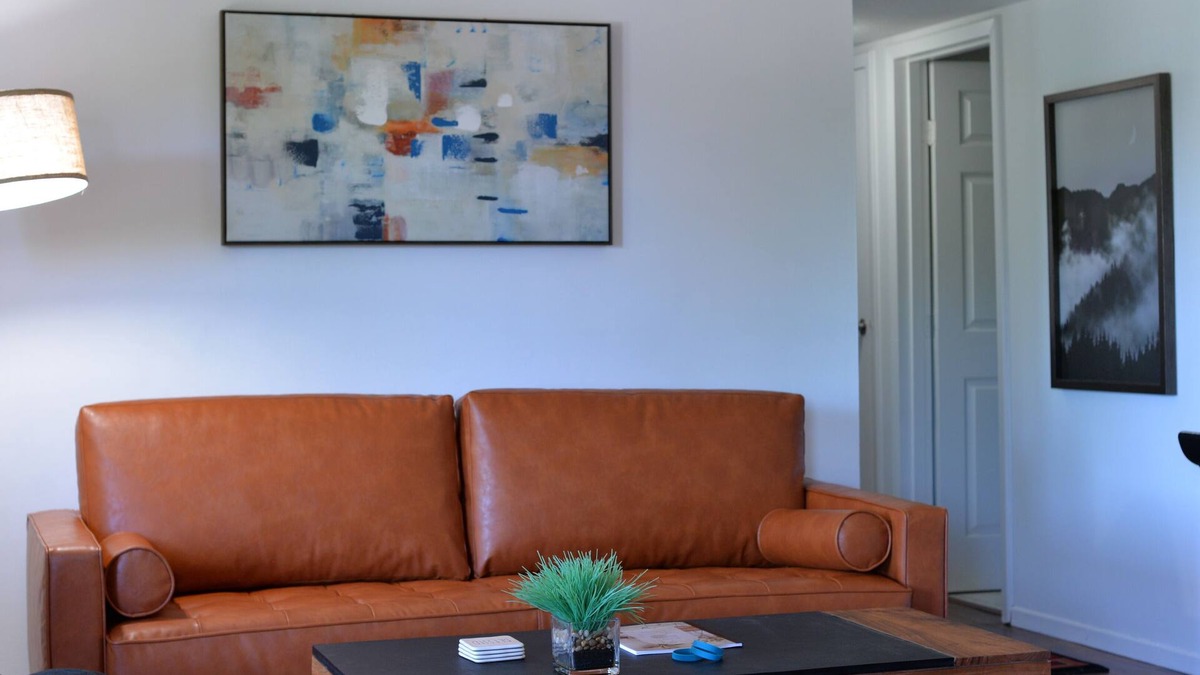 Mehlville Condo | ★ Ideal for Families and Business Professionals ★