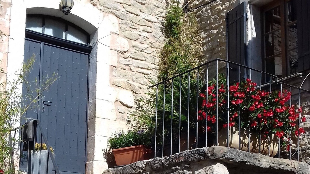 Cabrieres-d'Avignon House | Ideal homes for holidays with friends or family.