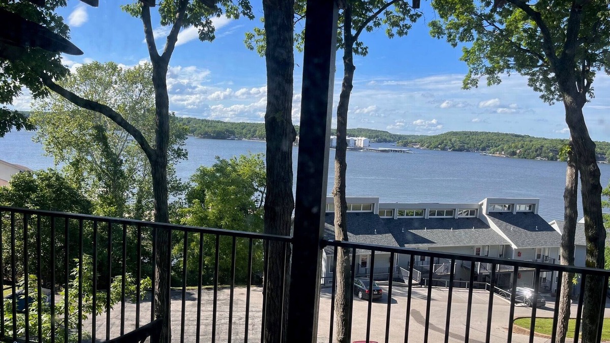 Lake Ozark Condo | Ideal Lake Vacation Condo - Lake of the Ozarks, Missouri