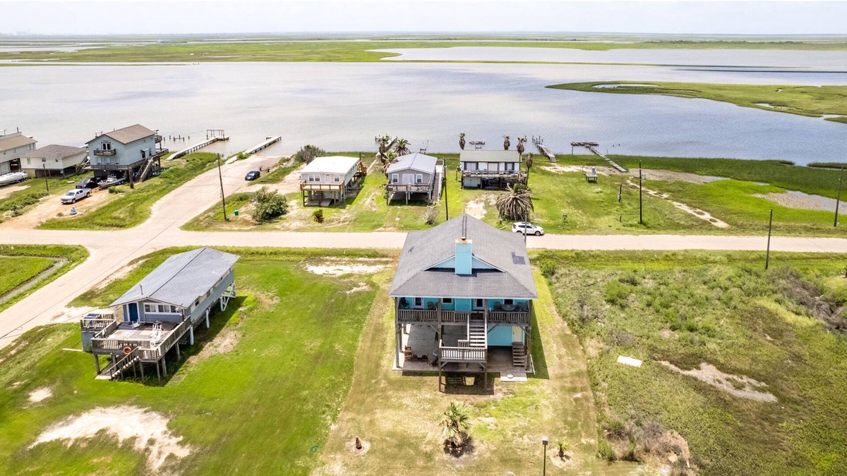 San Luis Beach House | Ideal location for a relaxing beach holiday along the Texas Gulf Coast.