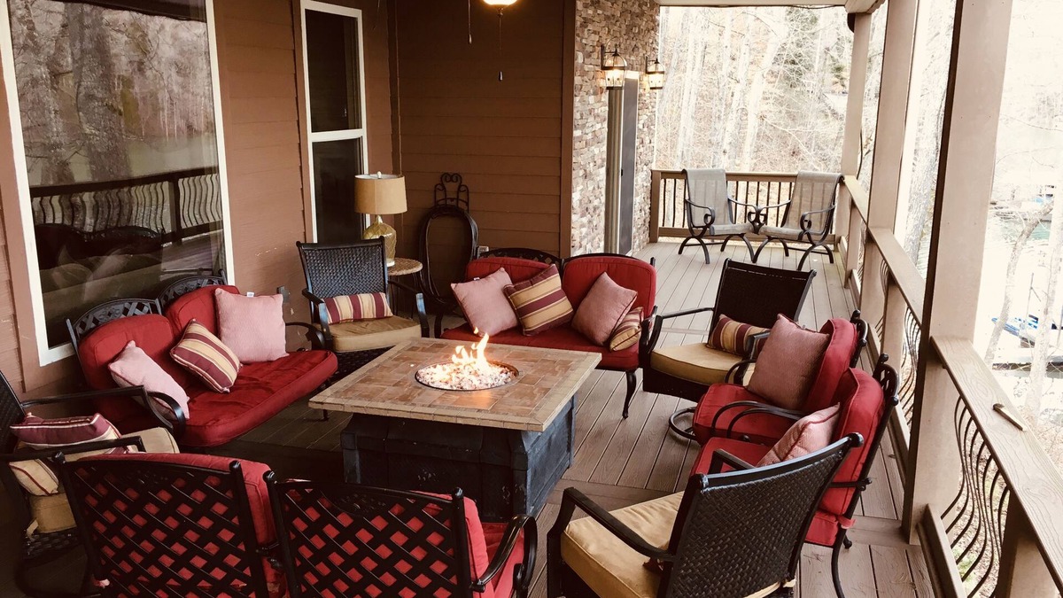Big Creek House | Ideal location, Lakefront, Hot Tub, 2 Story Dock, 2 kitchens, 2 Ice Maker