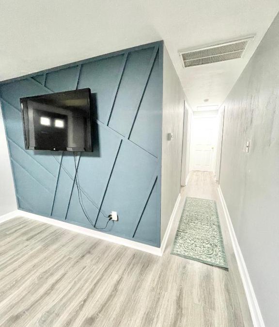 Hampton House | Ideal location near Peninsula Towne Center 2