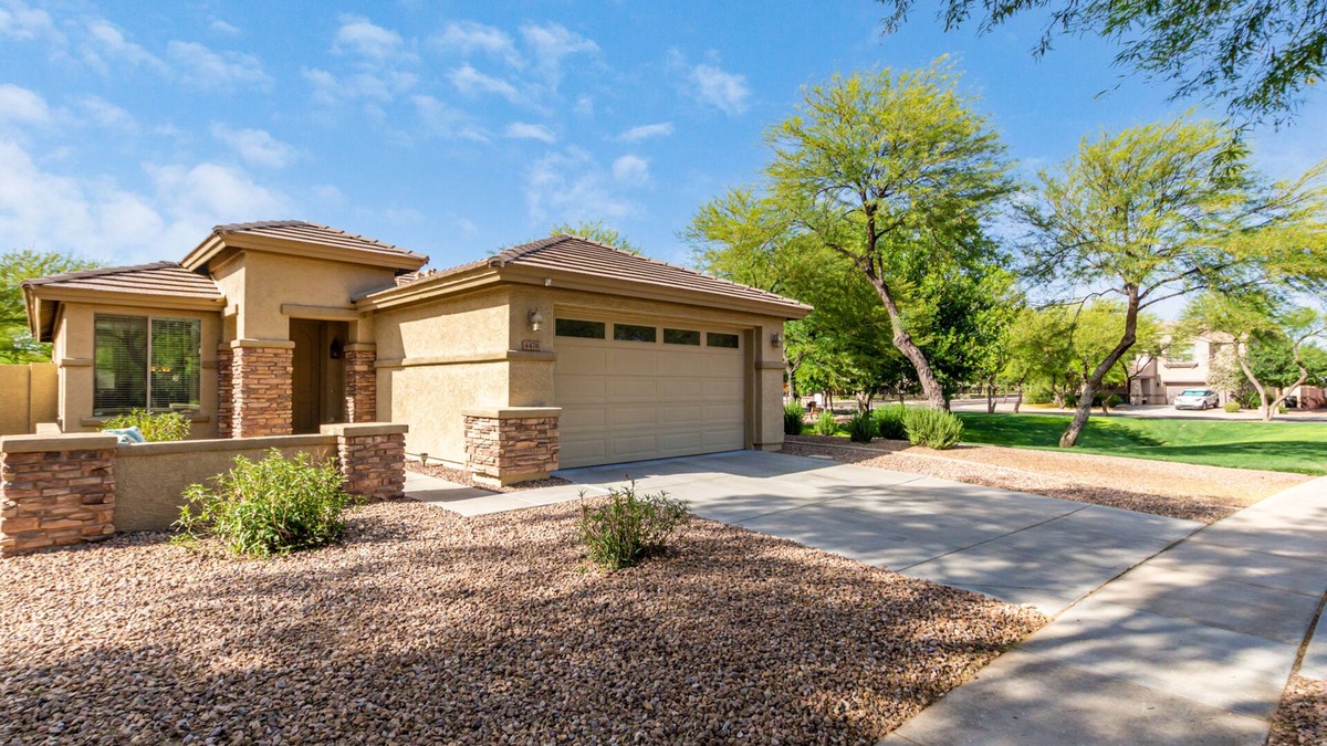 Power Ranch House | IDEAL LOCATION Siding a Park and Near Community Pools & Golf Course!